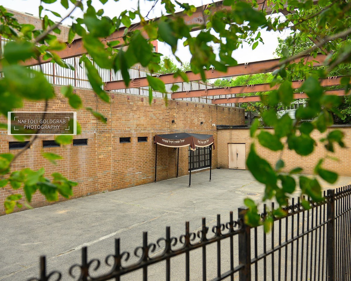Nezer Golda / Nezer Yehuda / V'Yoel Moshe Hall